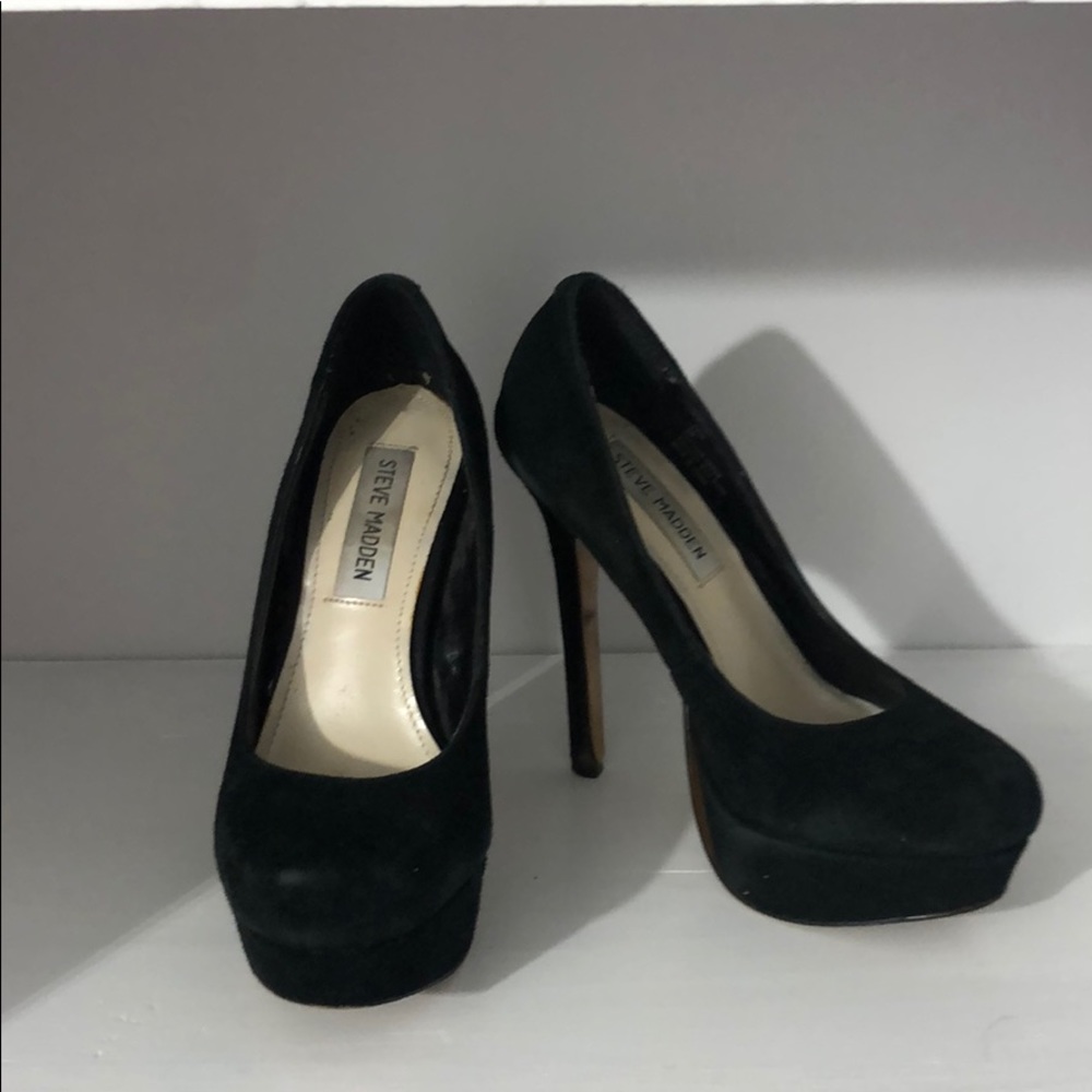 Steve Madden Suede Pumps